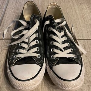 Black Converse size 7 women’s